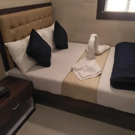 Hotel Avenue Residency